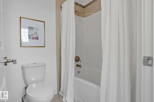 971 Summerside Link, Edmonton, AB - Indoor Photo Showing Bathroom