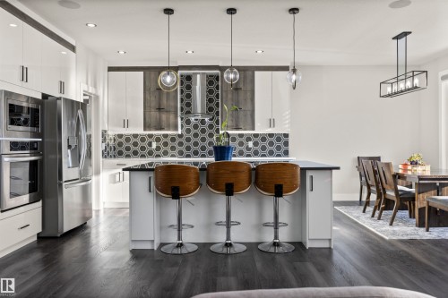 9007 181 Avenue, Edmonton, AB - Indoor Photo Showing Kitchen With Upgraded Kitchen
