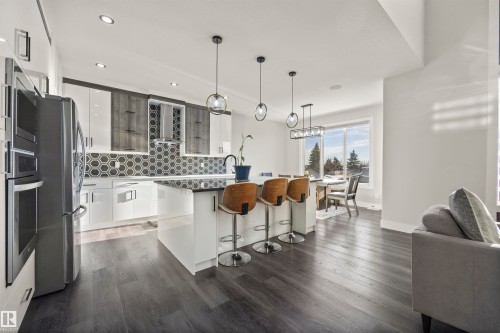 9007 181 Avenue, Edmonton, AB - Indoor Photo Showing Kitchen With Upgraded Kitchen