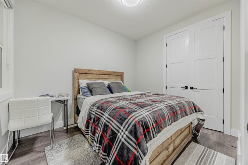 9007 181 Avenue, Edmonton, AB - Indoor Photo Showing Bedroom
