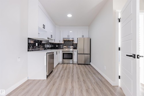 9007 181 Avenue, Edmonton, AB - Indoor Photo Showing Kitchen