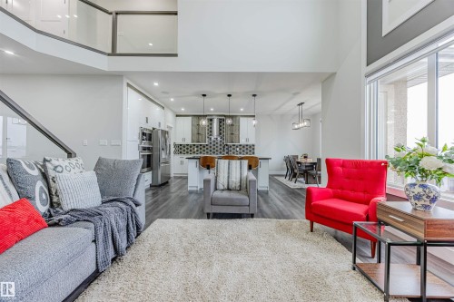 9007 181 Avenue, Edmonton, AB - Indoor Photo Showing Living Room