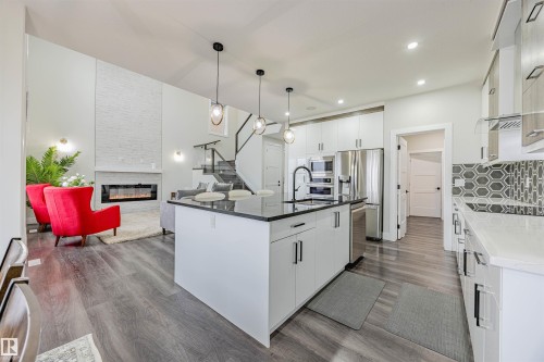 9007 181 Avenue, Edmonton, AB - Indoor Photo Showing Kitchen With Upgraded Kitchen