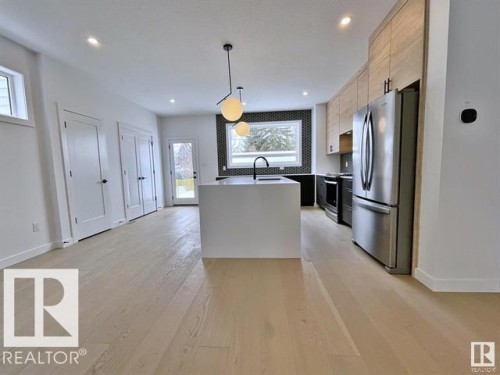 11016 132 Street, Edmonton, AB - Indoor Photo Showing Kitchen