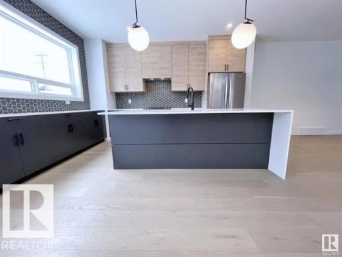 11016 132 Street, Edmonton, AB - Indoor Photo Showing Kitchen With Upgraded Kitchen