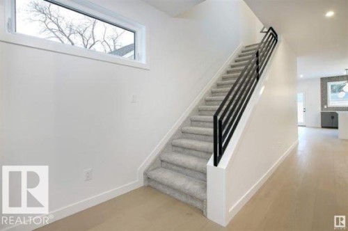 11016 132 Street, Edmonton, AB - Indoor Photo Showing Other Room