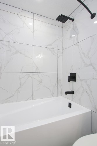 11016 132 Street, Edmonton, AB - Indoor Photo Showing Bathroom