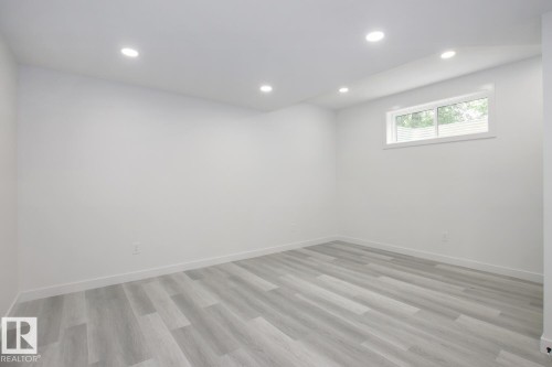 11016 132 Street, Edmonton, AB - Indoor Photo Showing Other Room