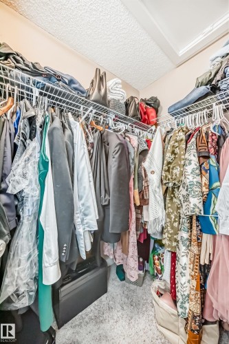 246 Hawks Ridge Boulevard, Edmonton, AB - Indoor With Storage