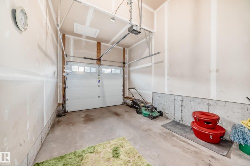 246 Hawks Ridge Boulevard, Edmonton, AB - Indoor Photo Showing Garage