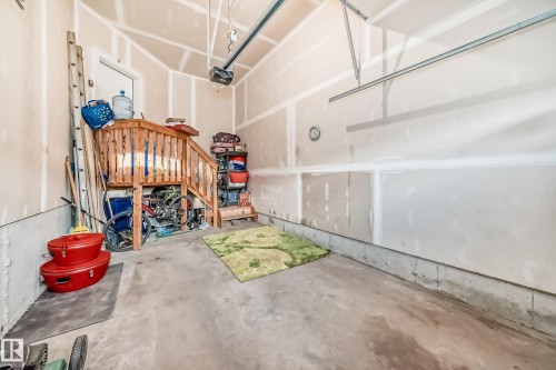 246 Hawks Ridge Boulevard, Edmonton, AB - Indoor Photo Showing Garage