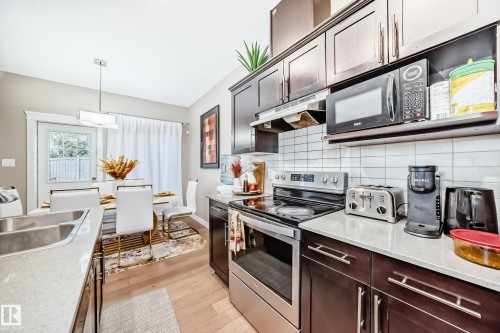 246 Hawks Ridge Boulevard, Edmonton, AB - Indoor Photo Showing Kitchen With Double Sink