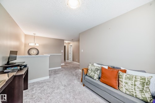 246 Hawks Ridge Boulevard, Edmonton, AB - Indoor