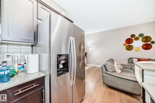 246 Hawks Ridge Boulevard, Edmonton, AB - Indoor Photo Showing Kitchen