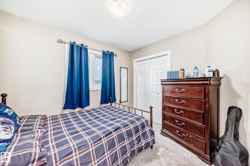 246 Hawks Ridge Boulevard, Edmonton, AB - Indoor Photo Showing Bedroom