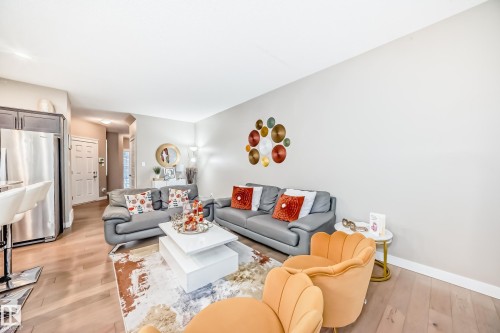 246 Hawks Ridge Boulevard, Edmonton, AB - Indoor Photo Showing Living Room