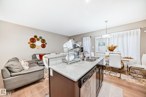 246 Hawks Ridge Boulevard, Edmonton, AB - Indoor Photo Showing Kitchen With Double Sink
