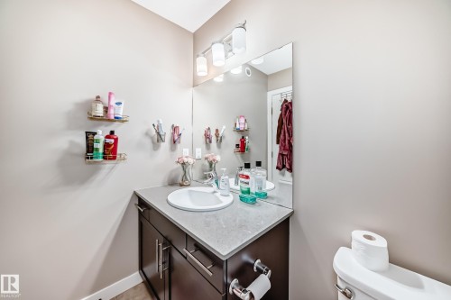 246 Hawks Ridge Boulevard, Edmonton, AB - Indoor Photo Showing Bathroom