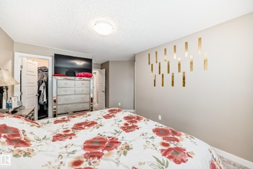 246 Hawks Ridge Boulevard, Edmonton, AB - Indoor Photo Showing Bedroom