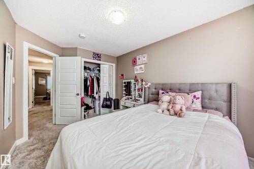 246 Hawks Ridge Boulevard, Edmonton, AB - Indoor Photo Showing Bedroom
