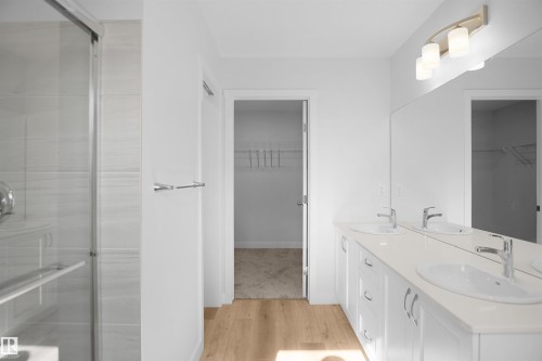 1932 210 Street, Edmonton, AB - Indoor Photo Showing Bathroom