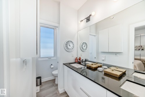 Bathroom with ensuite bath and vanity - 14812 98 Avenue, Edmonton, AB - Indoor Photo Showing Bathroom