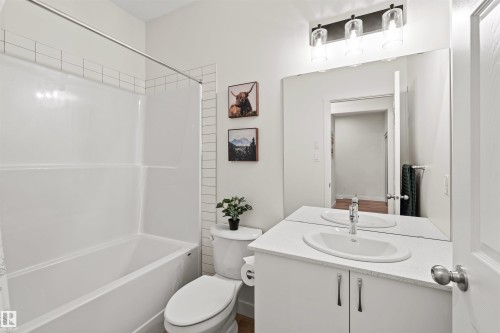 2009 209A Street, Edmonton, AB - Indoor Photo Showing Bathroom