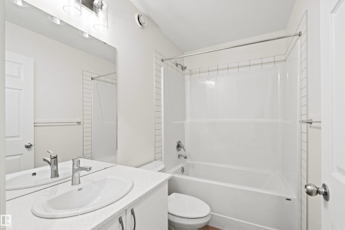 2009 209A Street, Edmonton, AB - Indoor Photo Showing Bathroom
