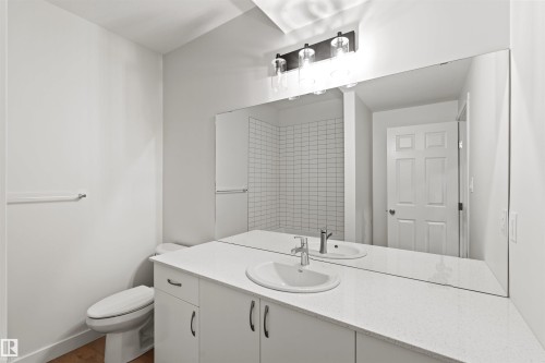 2009 209A Street, Edmonton, AB - Indoor Photo Showing Bathroom