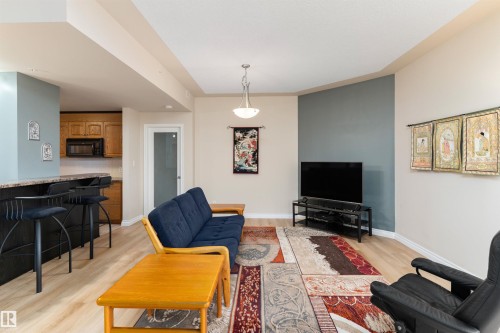 408 9020 Jasper Avenue, Edmonton, AB - Indoor Photo Showing Living Room