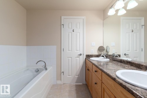 408 9020 Jasper Avenue, Edmonton, AB - Indoor Photo Showing Bathroom