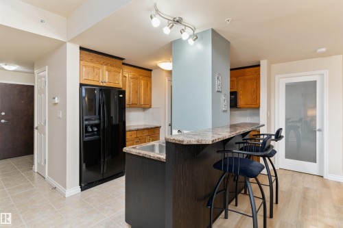 408 9020 Jasper Avenue, Edmonton, AB - Indoor Photo Showing Kitchen
