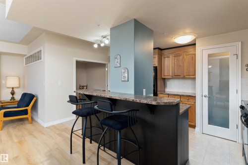 408 9020 Jasper Avenue, Edmonton, AB - Indoor Photo Showing Other Room