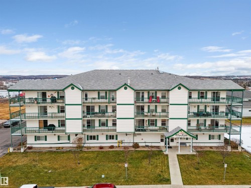 202 4004 47 Street, Drayton Valley, AB - Outdoor With Balcony With Facade