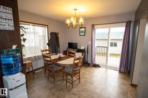 3514 Main Street, Mallaig, AB - Indoor Photo Showing Dining Room