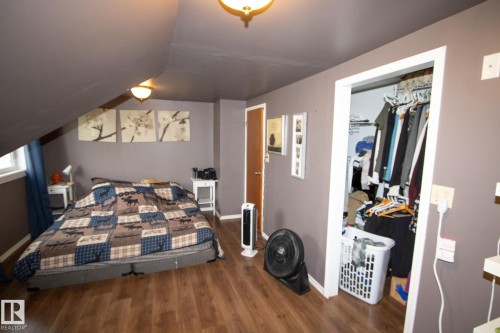 3514 Main Street, Mallaig, AB - Indoor Photo Showing Bedroom