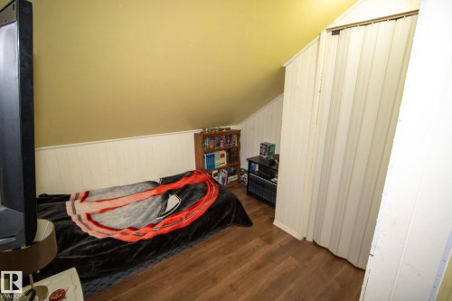 3514 Main Street, Mallaig, AB - Indoor