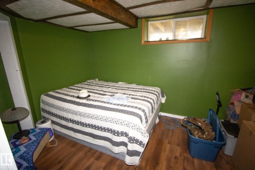 3514 Main Street, Mallaig, AB - Indoor Photo Showing Bedroom