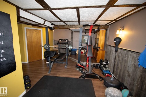 3514 Main Street, Mallaig, AB - Indoor