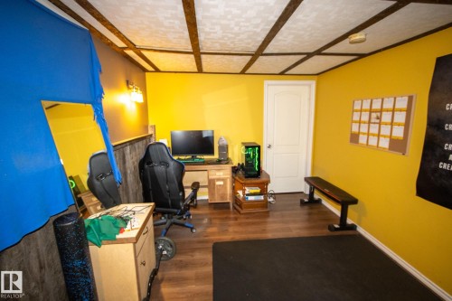 3514 Main Street, Mallaig, AB - Indoor