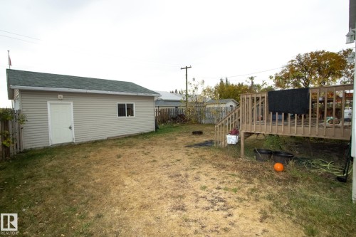 3514 Main Street, Mallaig, AB - Outdoor