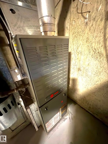 170 Londonderry Square Square, Edmonton, AB - Indoor Photo Showing Other Room