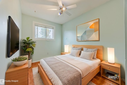 2551 135 Avenue, Edmonton, AB - Indoor Photo Showing Bedroom
