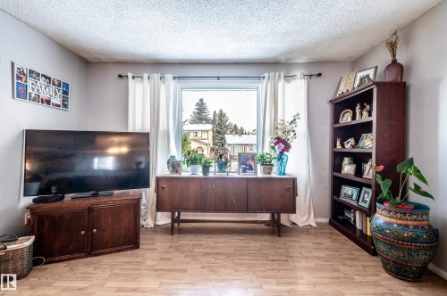 11007 172 Avenue, Edmonton, AB - Indoor