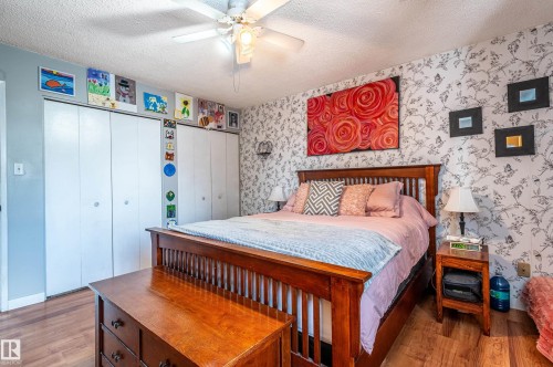11007 172 Avenue, Edmonton, AB - Indoor Photo Showing Bedroom