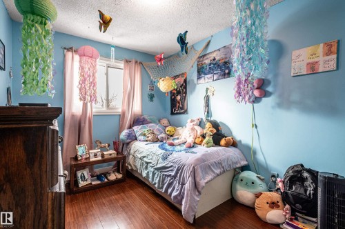 11007 172 Avenue, Edmonton, AB - Indoor Photo Showing Bedroom