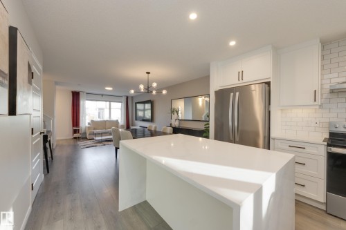 5031 Kinney Link Link, Edmonton, AB - Indoor Photo Showing Kitchen With Stainless Steel Kitchen With Upgraded Kitchen