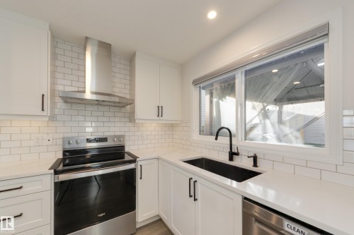 5031 Kinney Link Link, Edmonton, AB - Indoor Photo Showing Kitchen With Stainless Steel Kitchen With Upgraded Kitchen