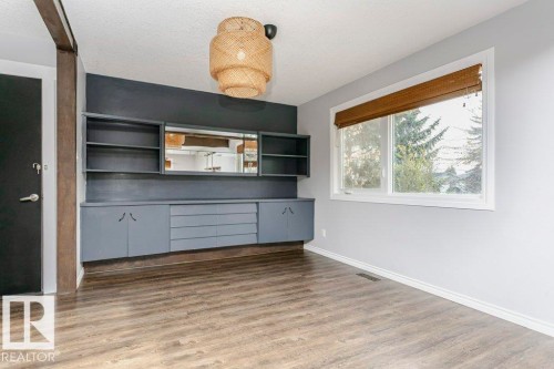 8607 62 Street, Edmonton, AB - Indoor
