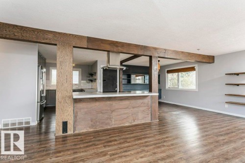 8607 62 Street, Edmonton, AB - Indoor